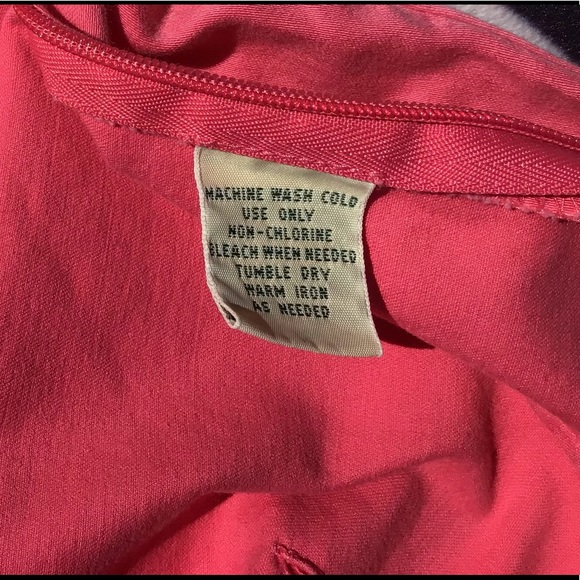 Petite 💝3/$25💝 St John’s Bay Capris in Salmon Coral color. - Picture 3 of 3